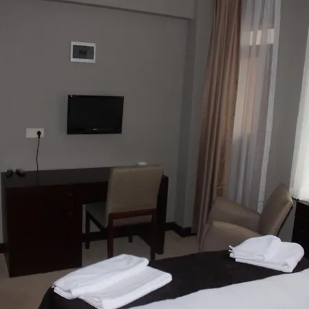 Beyzade & シャレー